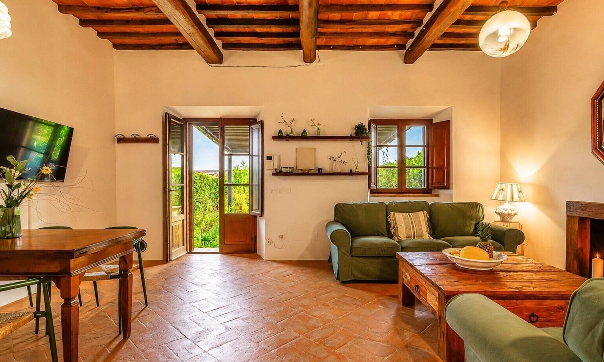 Cortona Apartment | Fratta Anguria Family spacious 2 bedroom apt near Cortona, shared pool, garden