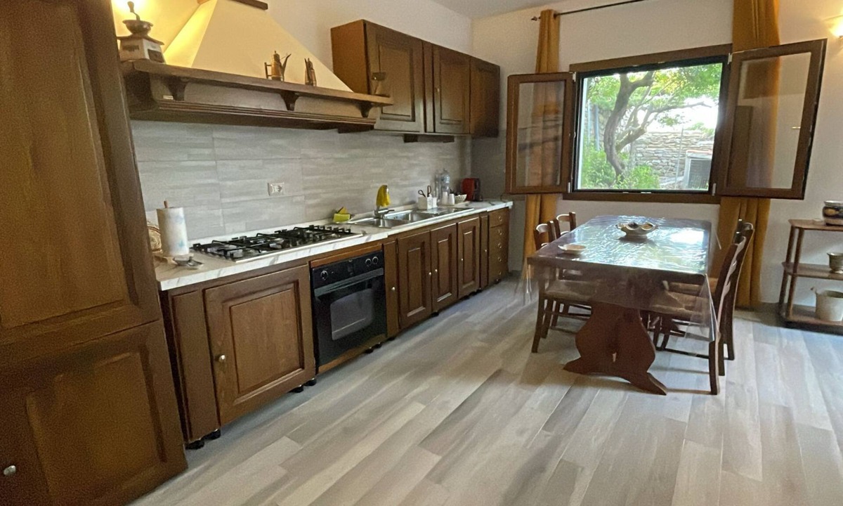 La Pelosa Apartment | GinaHouse: Vacation in Stintino near Pelosa Beach with free parking