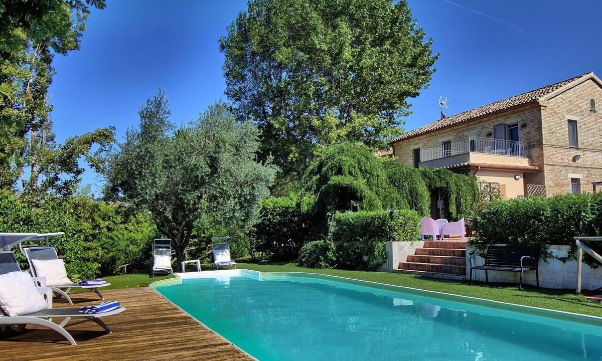 Ostra House | Haus der Musik 270m Veranda, Garten und Pool by Interhome