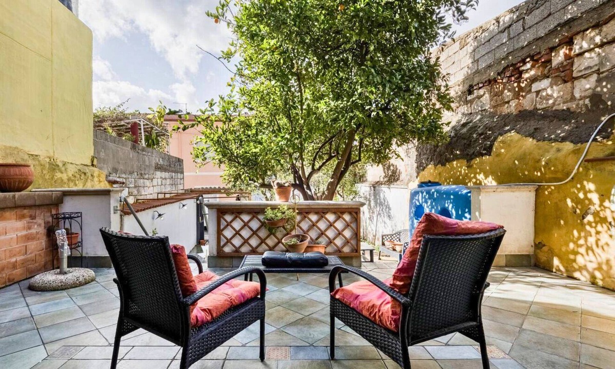 Sorso Apartment | Historic center with private Garden and 5 minutes drive to the sea. Total relaxation!
