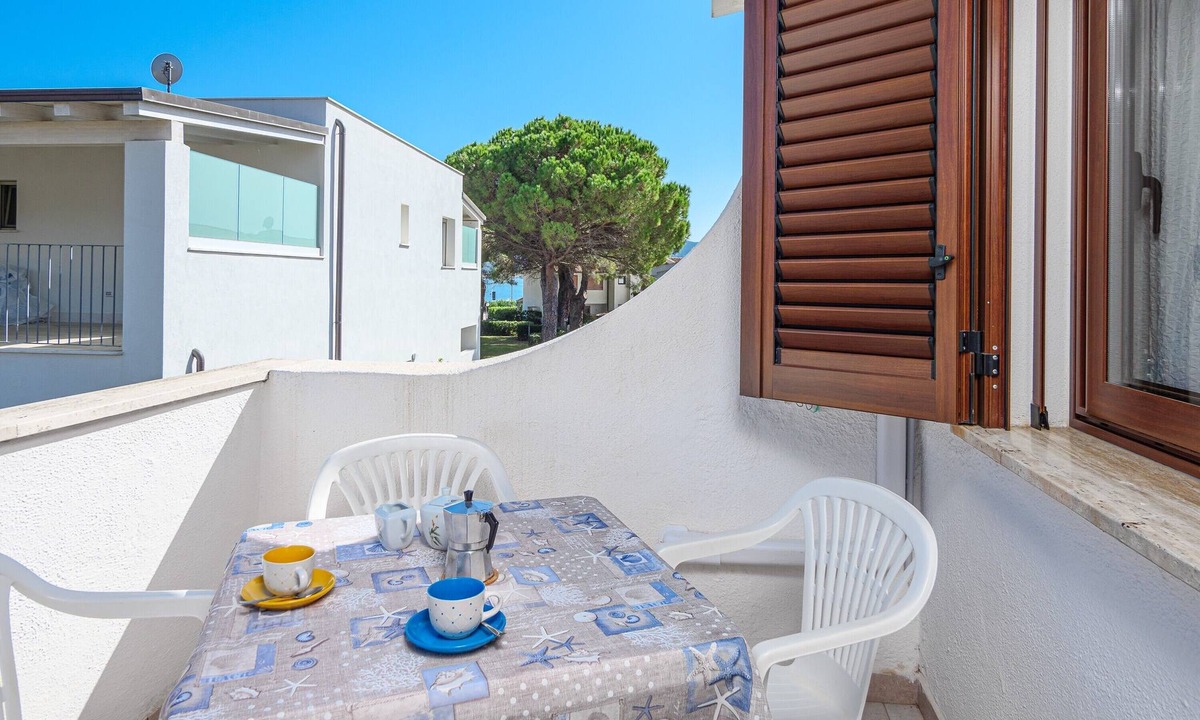 La Conia Apartment | Holiday Apartment 'Blue House Laconia' with Sea View, Balcony & Air Conditioning