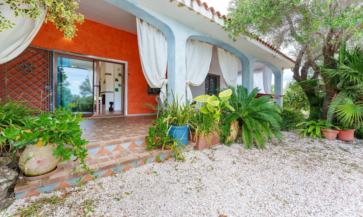 Onifai Apartment | Holiday Apartment in a Quiet Location with Garden