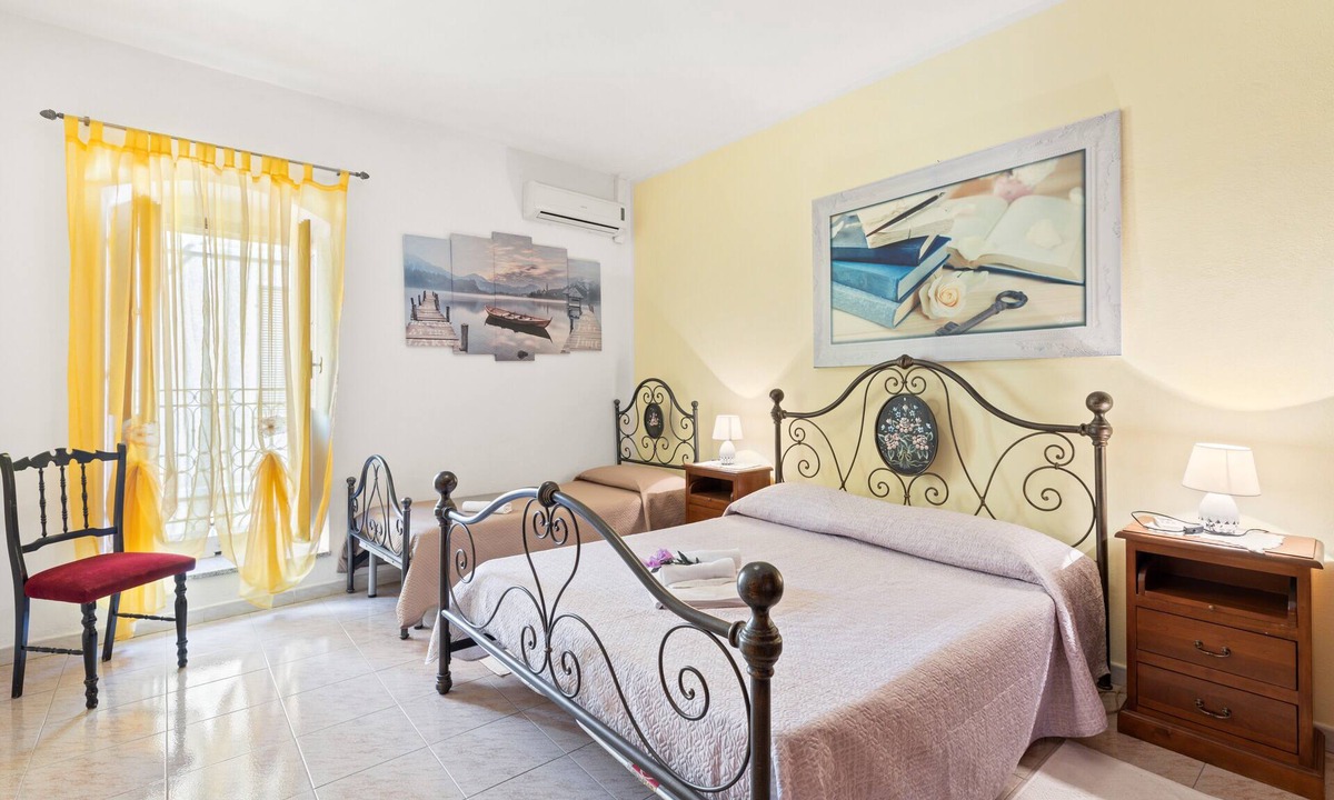 Scano di Montiferro House | Holiday Home 'Dimora' with Mountain View, Wi-Fi and Air Conditioning