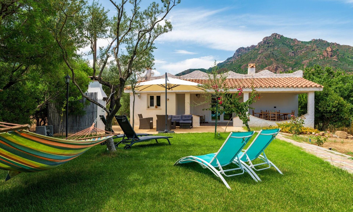 Tertenia House | Holiday Home 'Dammar' with Mountain View, Wi-Fi and Air Conditioning