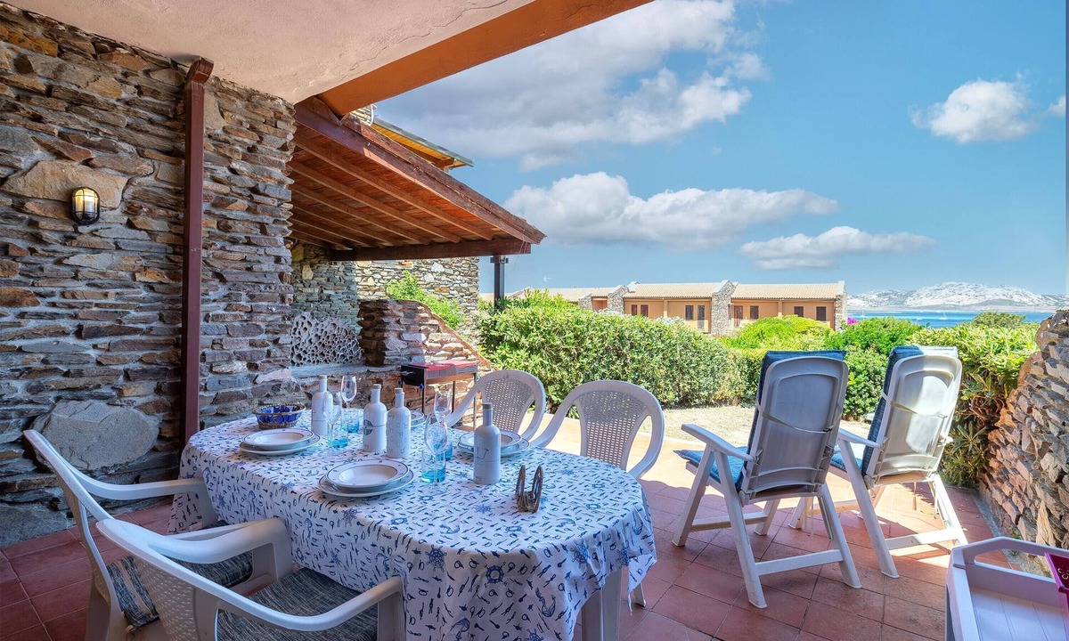 Stintino House | Holiday Home 'I Lentischi C13' with Sea View, Private Terrace and Air Conditioning
