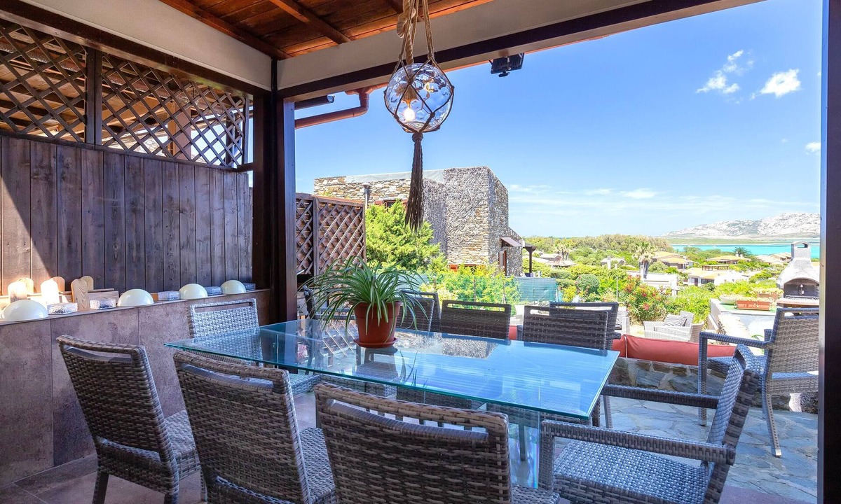 Stintino House | Holiday Home 'Jacuzzi' with Sea View, Wi-Fi and Air Conditioning