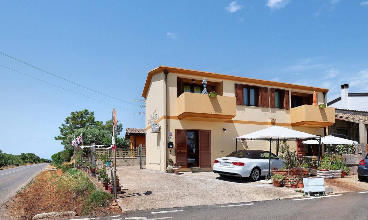 Masainas House | Holiday Home 'La Pavoncella' with Sea View, Wi-Fi and Air Conditioning