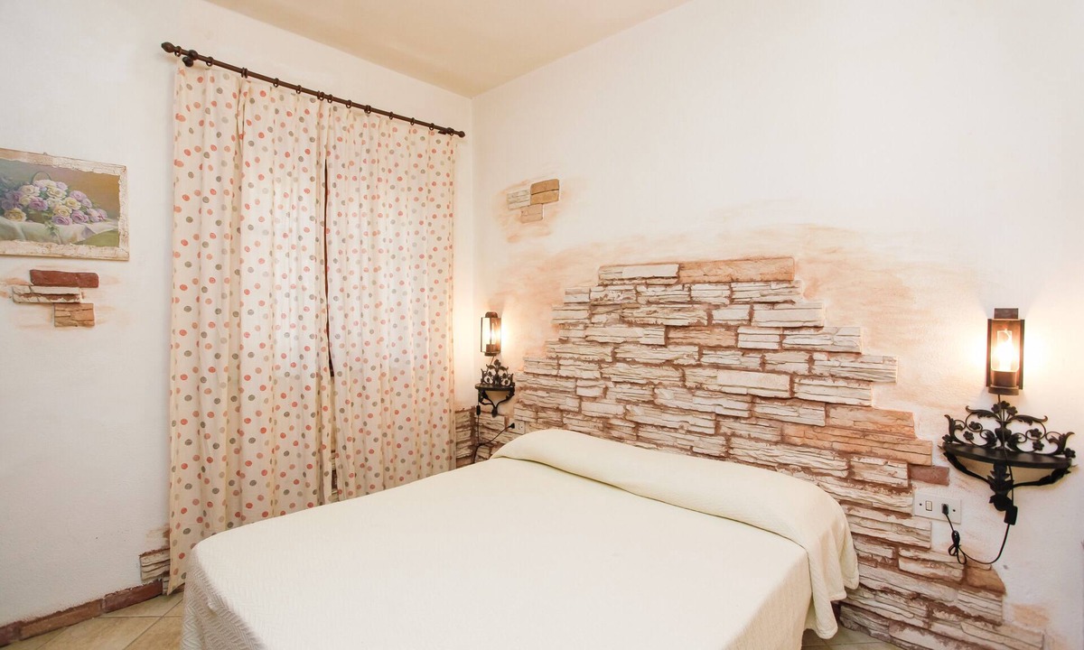 Luddui House | Holiday Home "mirtagru Casa dell'Olivastro" with Private Terrace and Wi-Fi