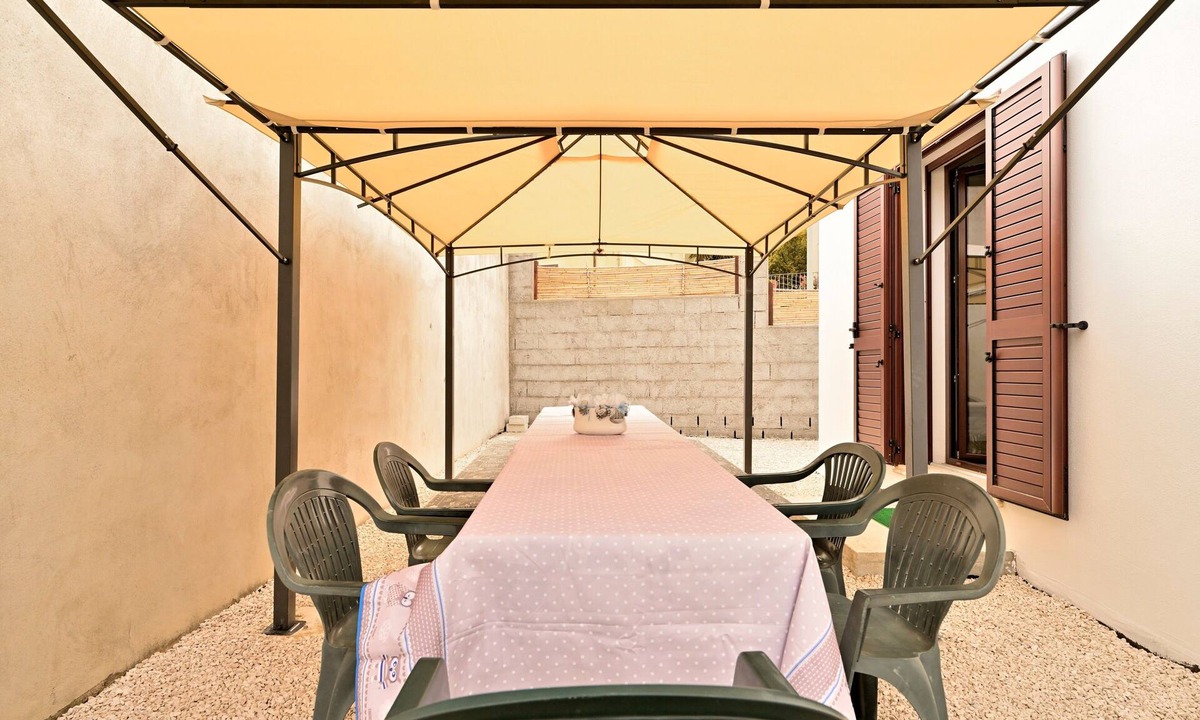 Bari Sardo House | Holiday Home 'Ogliastra' with Mountain View, Private Garden and Air Conditioning