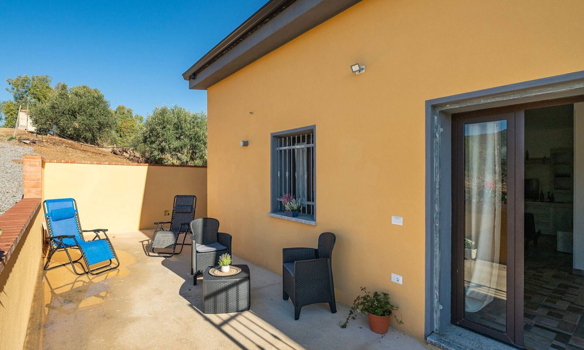 Villacidro House | Holiday Home 'Rifugio Gutturu E Forru' with Mountain View, Wi-Fi and Air Conditioning