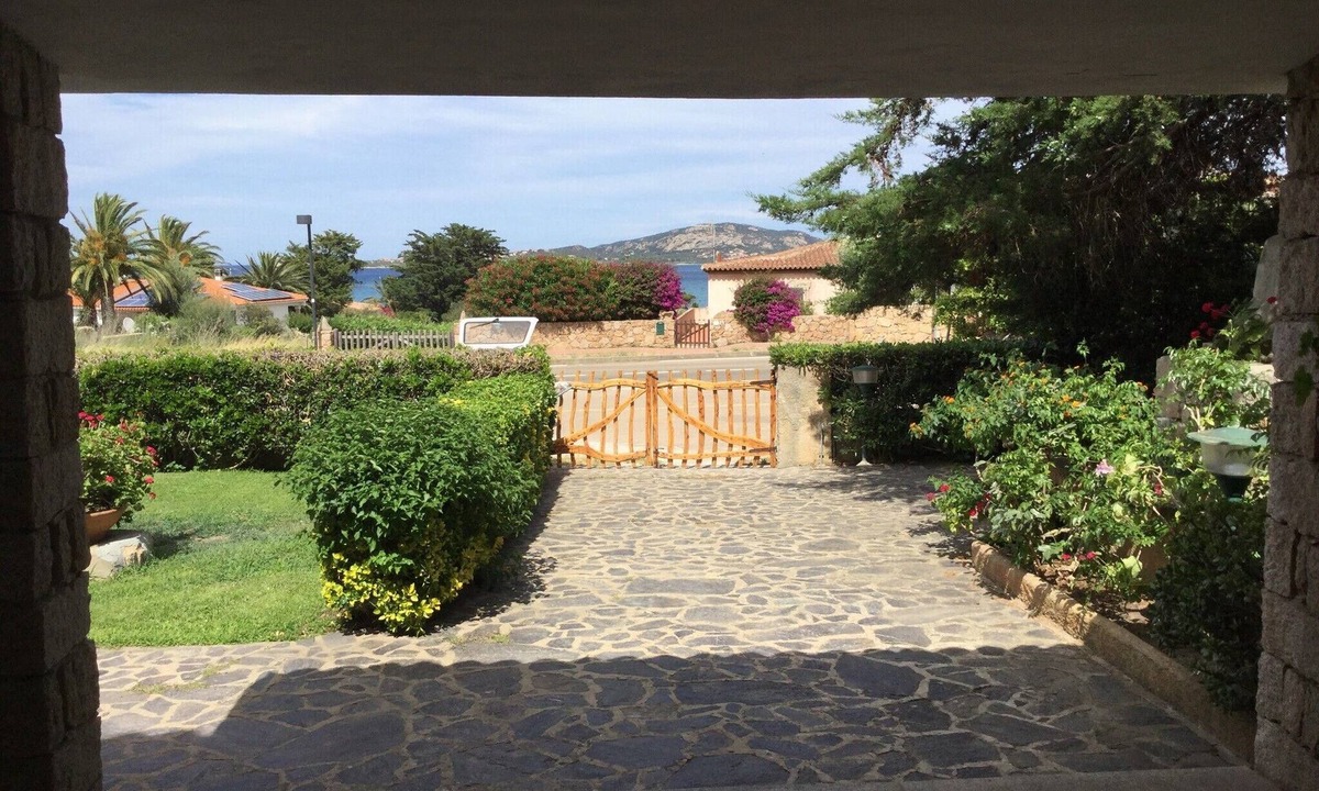 La Conia House | Holiday Home 'Stefy 1 Vista Mare- Cannigione' with Sea View, Private Terrace and Air Conditioning
