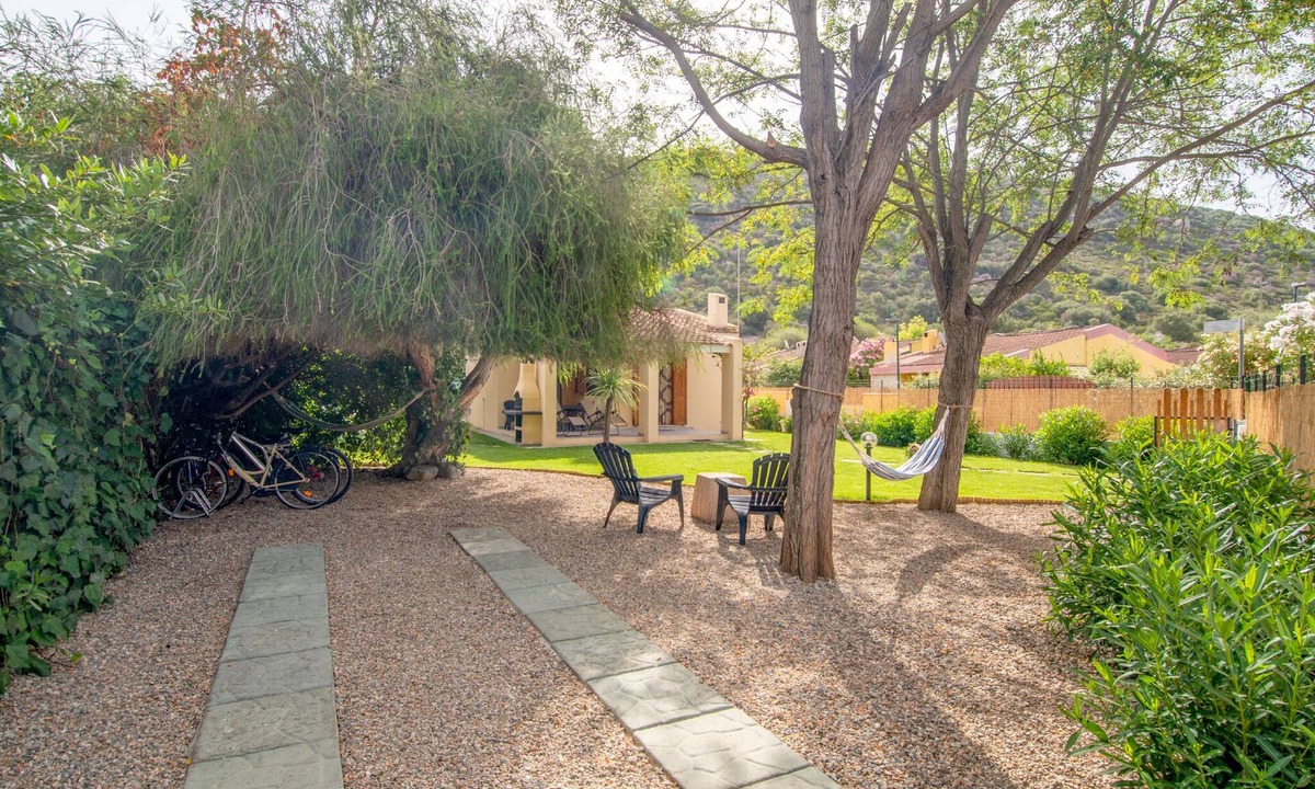 Geremeas House | Holiday Home ‘Villetta a Geremeas’ with Wi-Fi, Air Conditioning, Garden & Terrace
