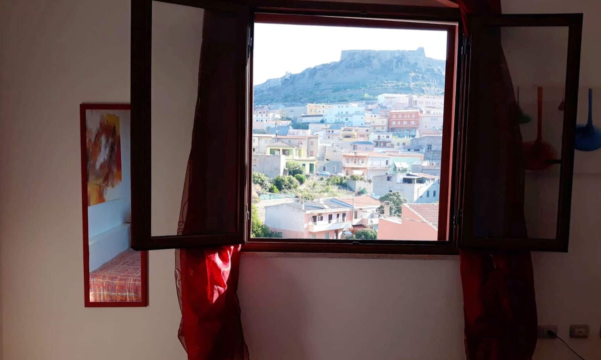 Castelsardo Historic Centre House | Homerez - 200 m away from the beach! Nice house for 4 ppl. at Castelsardo