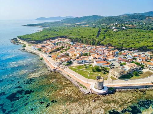 Santa Lucia Apartment | House 8 beds overlooking a pine forest at just 600 mt from the sea