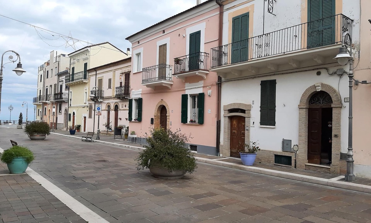 San Vito Chietino Apartment | House on the hill in the charming old town of San Vito Chietino(for 4 guests)
