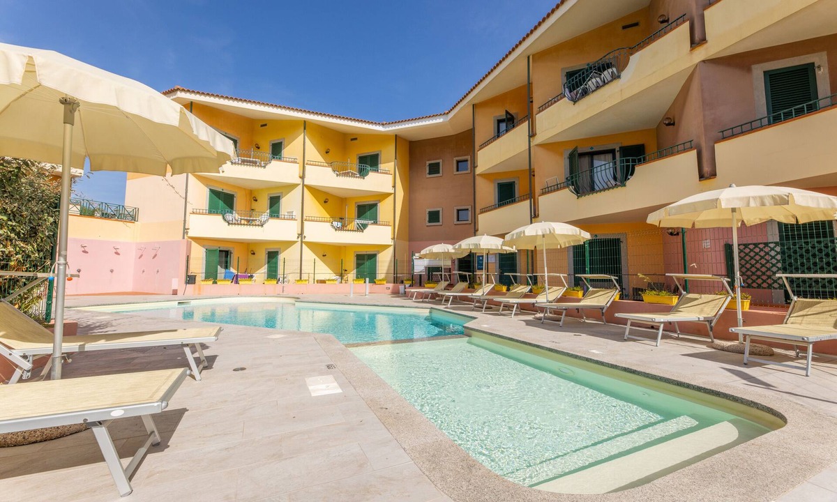 Santa Teresa di Gallura Apartment | I Mirti Bianchi Bilo 4 With Shared Pool, Santa Teresa Gallura, Italy