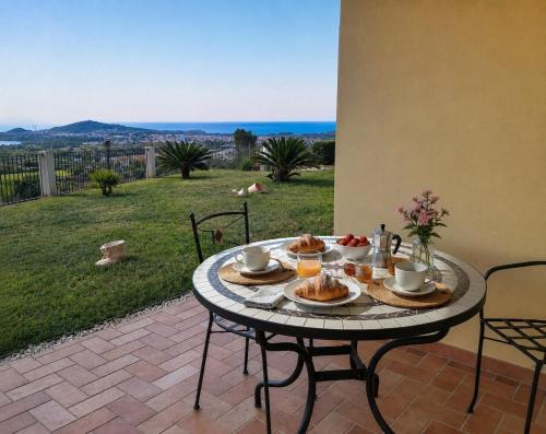 Tortoli Apartment | Il Panoramico - Panoramic Sea View & Starry Sky, wifi, AC and parking free