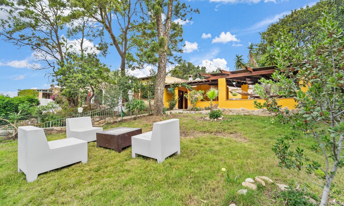 Torre delle Stelle House | Holiday Home 'Casa Agus' with Private Terrace and Private Garden