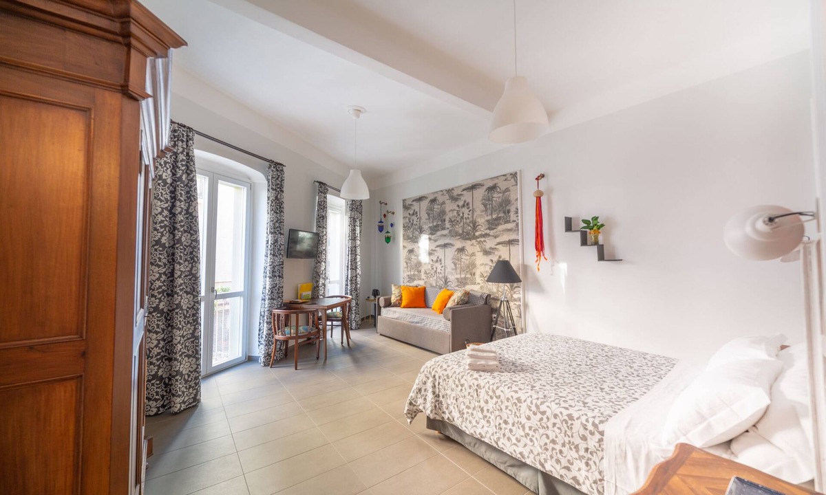 Historic Castle District House | Janna 'e Mare