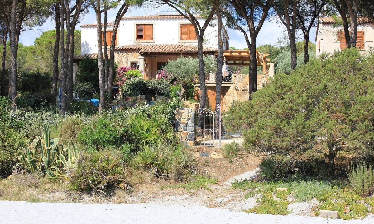 Cala Liberotto House | La Corte degli Ulivi Casa sul mare with direct access to the beach