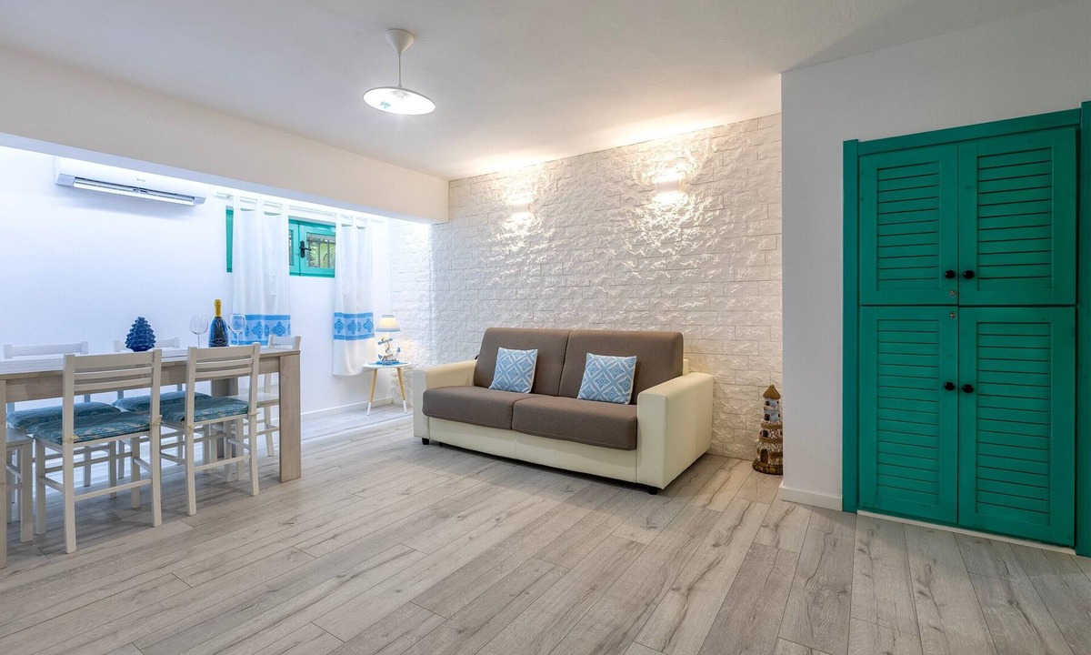 La Pietraia Apartment | 'La Sorrera De Mar Casa Vacanze' Apartment with Shared Garden and Air Conditioning