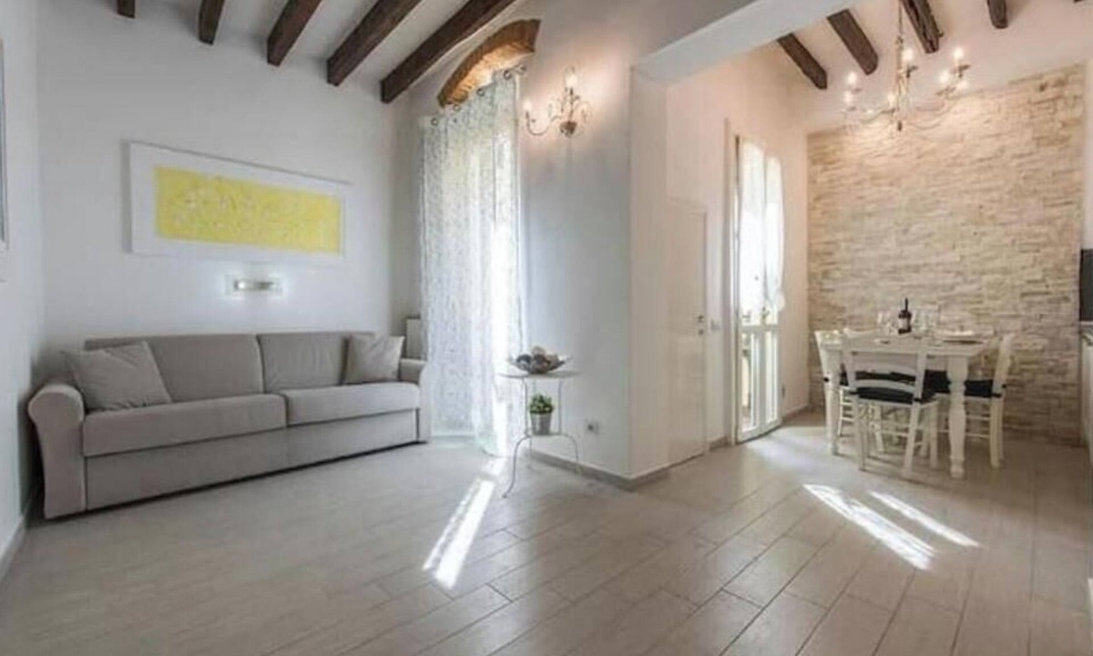 San Jacopino Apartment | Little Box House - Modern design and tranquility in the heart of the city