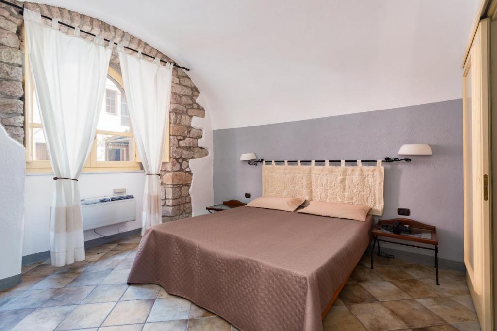 Bosa Historic Centre Hotel | Locanda di Corte