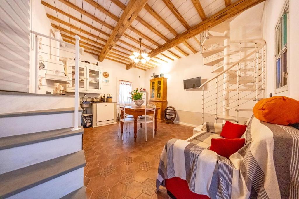Dozza Apartment | Loft Elegante nel centro di Dozza, città d'Arte