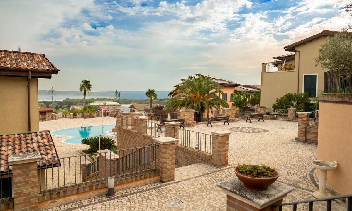 Tortoreto Lido Apartment | Lovely apartment for 4 guests with A/C, WIFI, pool, TV, patio and pets allowed