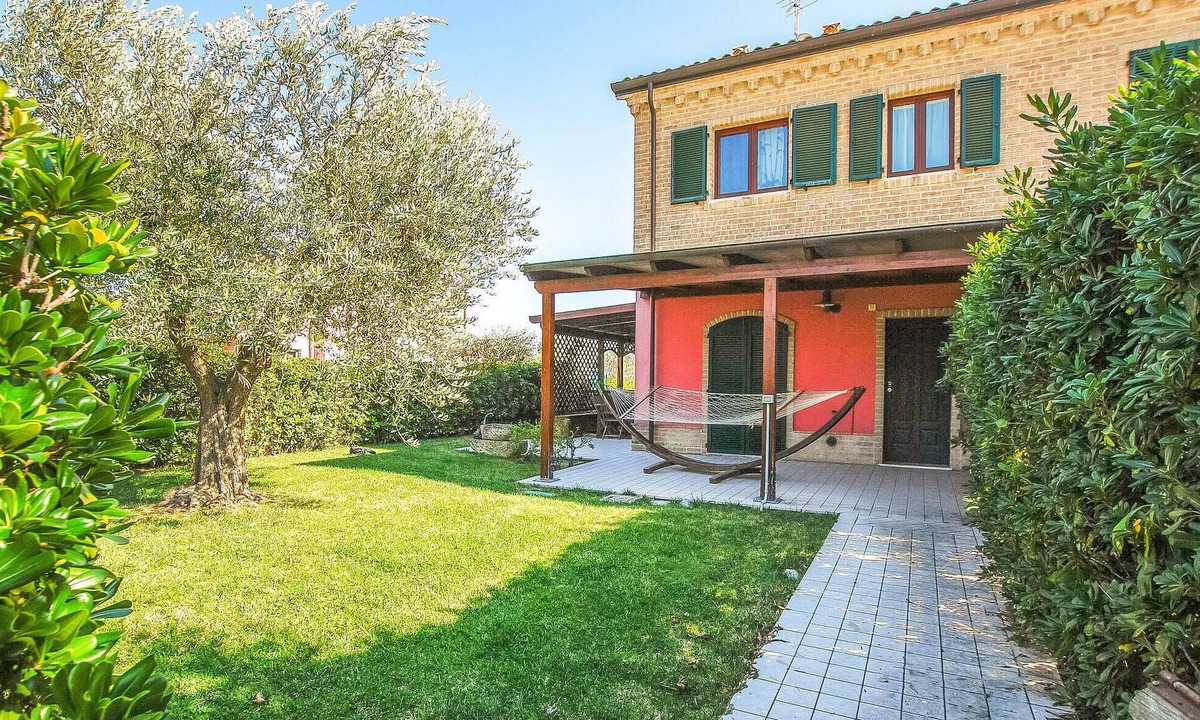 Villa Musone House | Lovely home in Porto Recanati with WiFi