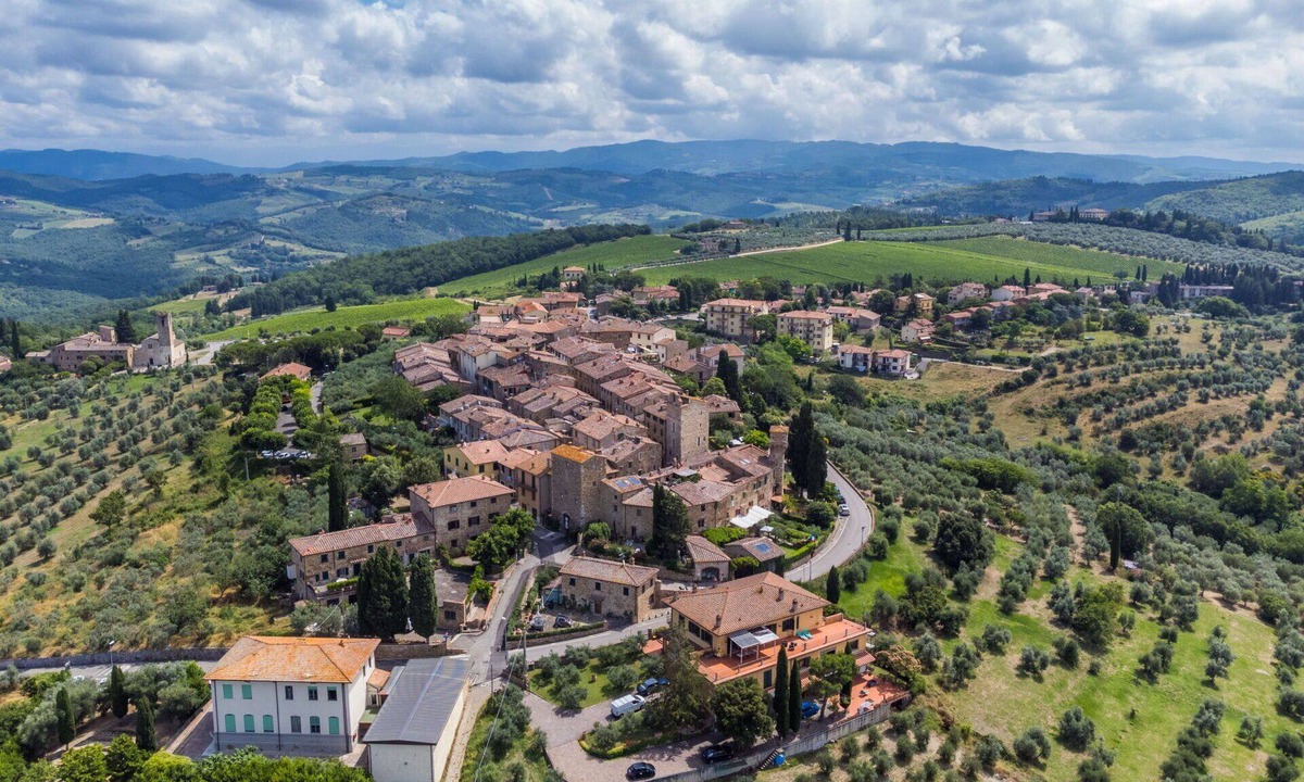 Tavarnelle Val di Pesa Apartment | Lovely apartment for 6 guests with WIFI, TV, terrace and panoramic view