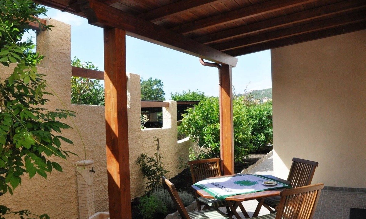 Lu Bagnu Apartment | Lubagnu Vacanze- Drei-Zimmer-Wohnung C by Interhome