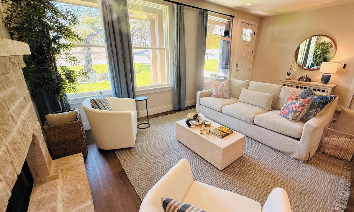 Granite Shoals House | New Waterfront Home: Enjoy Lake LBJ Water Views From Every Bedroom | Luxury
