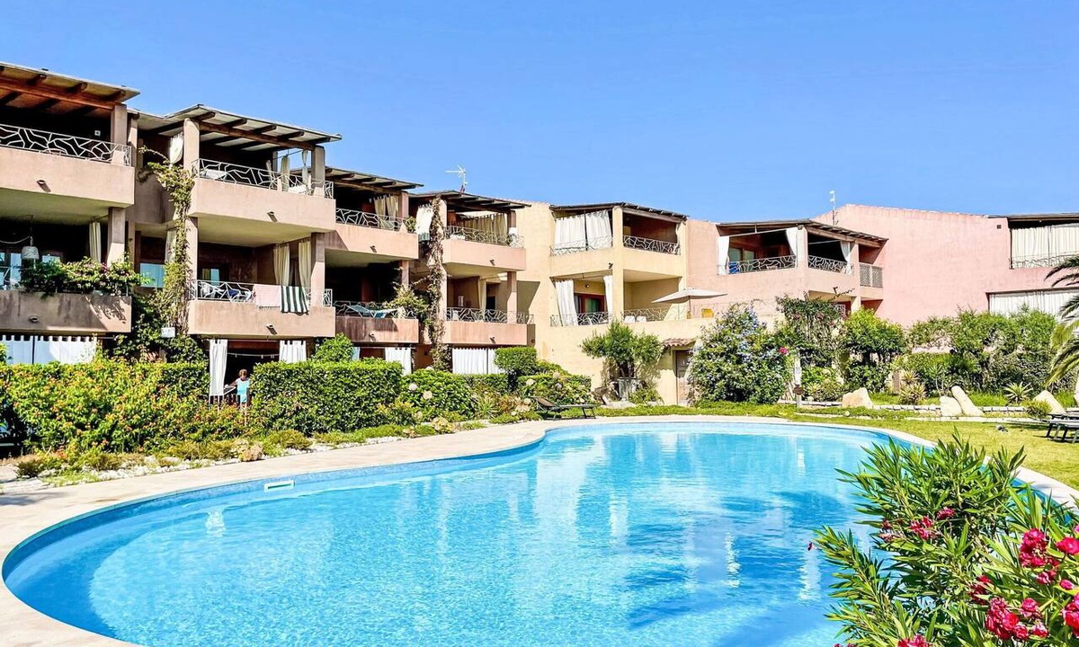 Porto Pozzo Apartment | Nice apartment for 4 guests with A/C, pool, WIFI, terrace and pets allowed