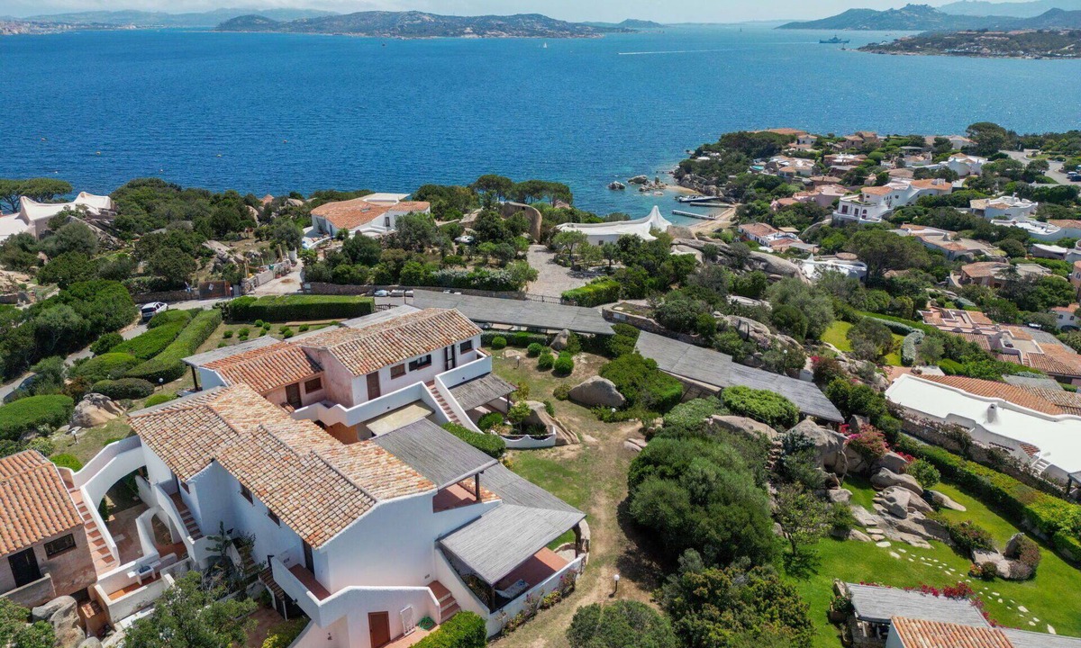 Punta Sardegna Apartment | Nice apartment for 3 guests with TV and patio