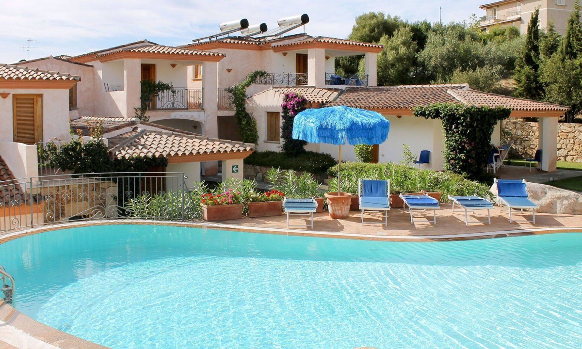 S'Iscala Apartment | Nice apartment for 4 people with A/C, pool, WIFI, TV, terrace and pets allowed