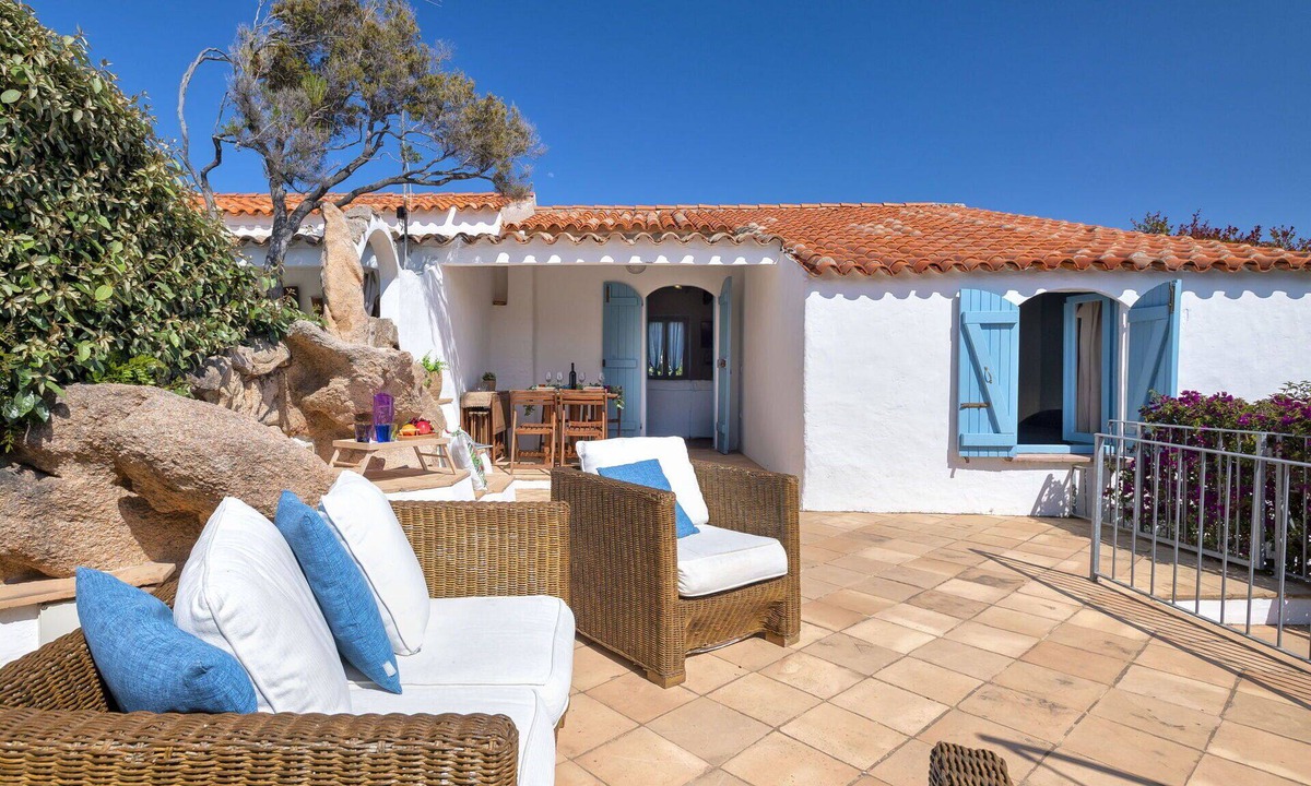 Porto Cervo House | Nice apartment in villa for 5 guests with WIFI, A/C, TV, patio and pets allowed