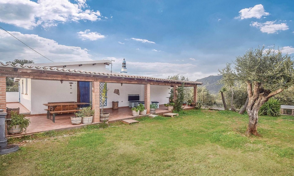 Oliena House | Nice home in Oliena (NU) with house a panoramic view