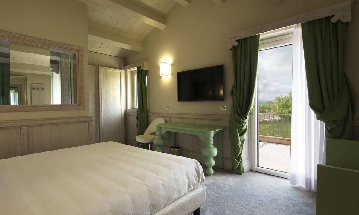 Montegiorgio Resort | Officina del Sole