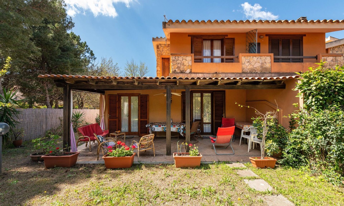 Torre delle Stelle House | Pet-Friendly Holiday Home Villa 'Melograno' with Garden, Terrace & BBQ