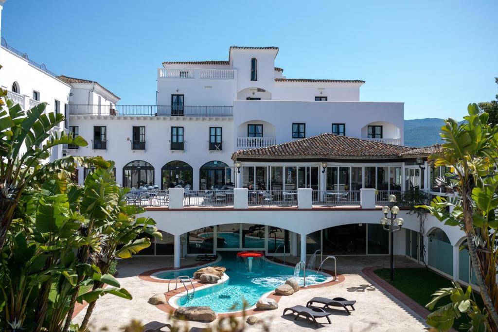 Capitana Hotel | Phi Hotel Sighientu
