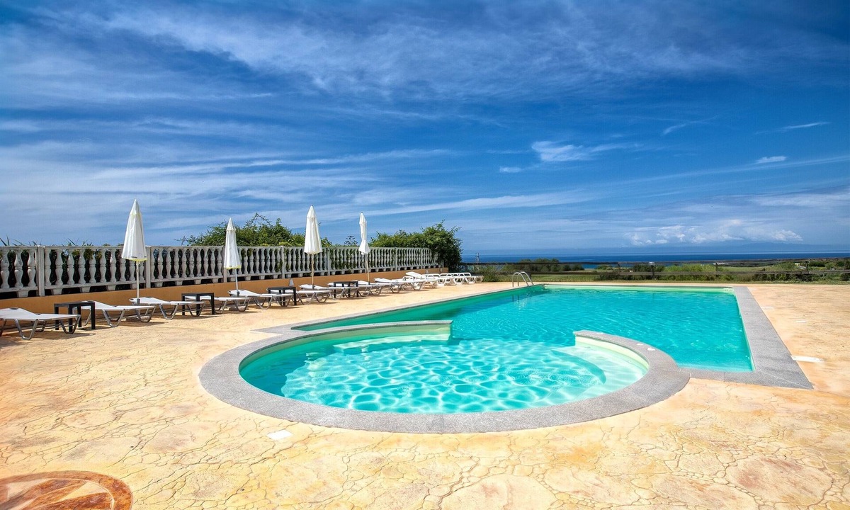 La Muddizza Apartment | 'Piano Terra' Apartment with Sea View, Wi-Fi and Air Conditioning