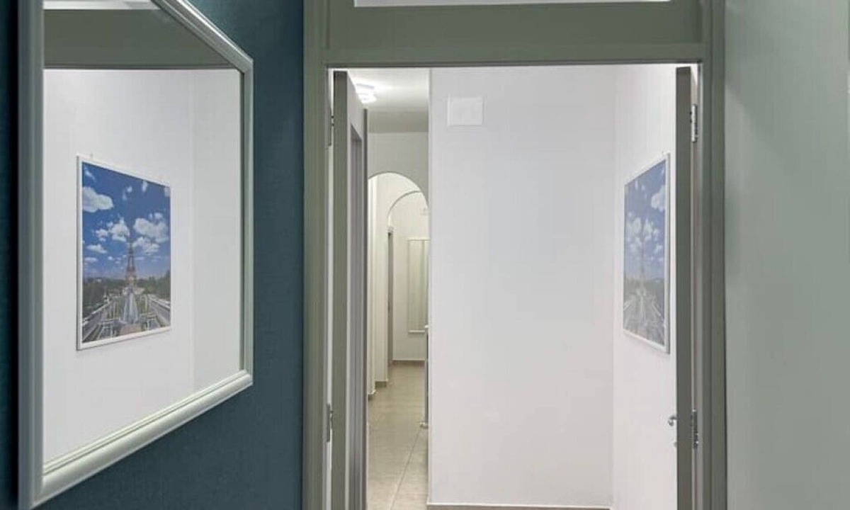 Campobasso Apartment | Puzzle Rooms - Orange Room