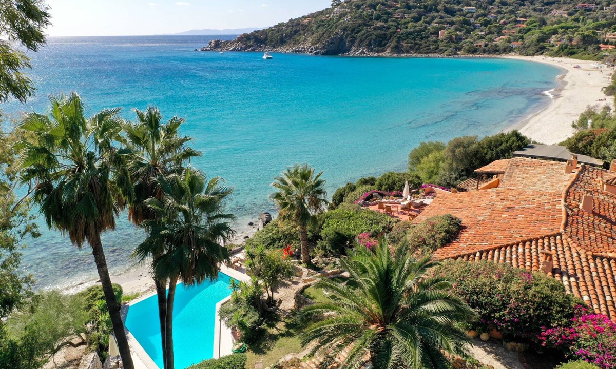 Villaggio delle Mimose Villa | Rare outstanding beachfront position, private pool, delightful meals