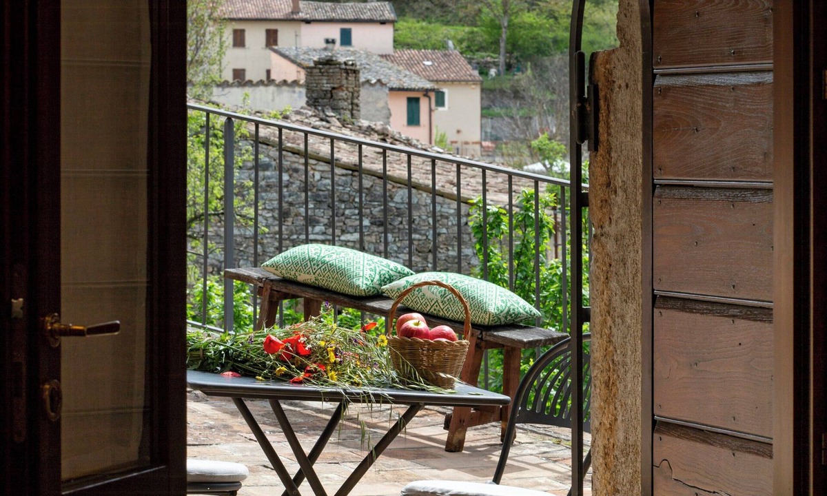 Rasiglia House | Romantic studio in medieval Rasiglia