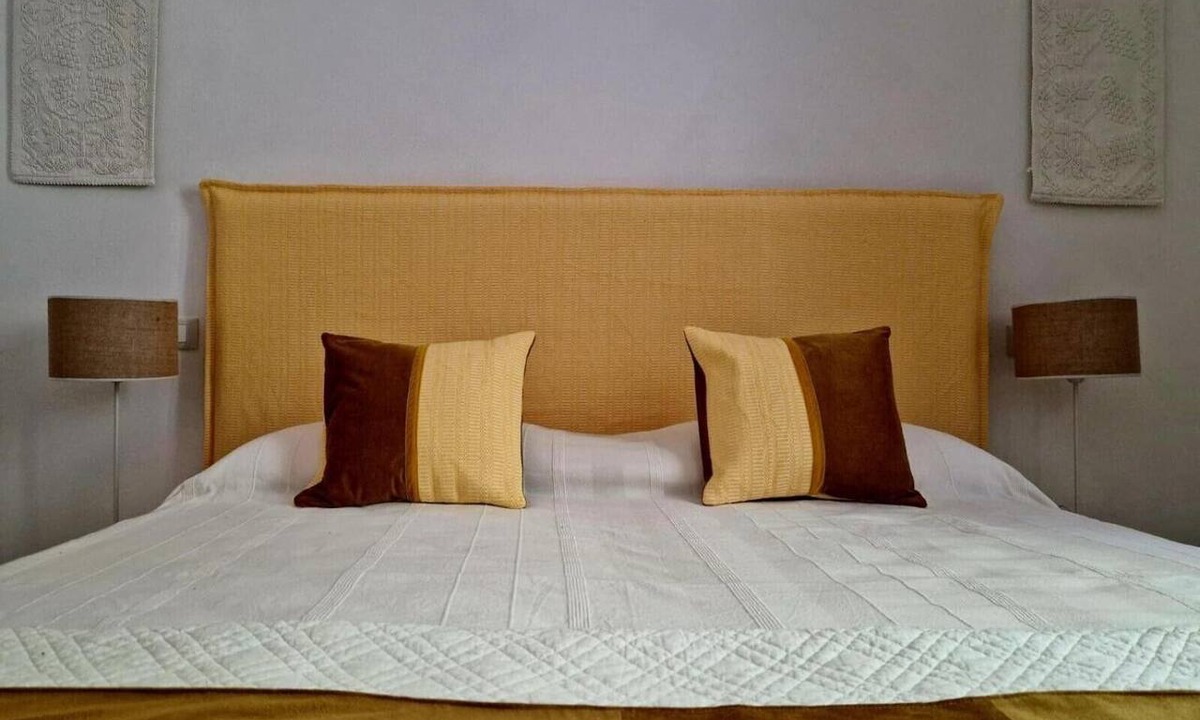 Sini Apartment | Room 'Suite' with Mountain View, Wi-Fi and Air Conditioning