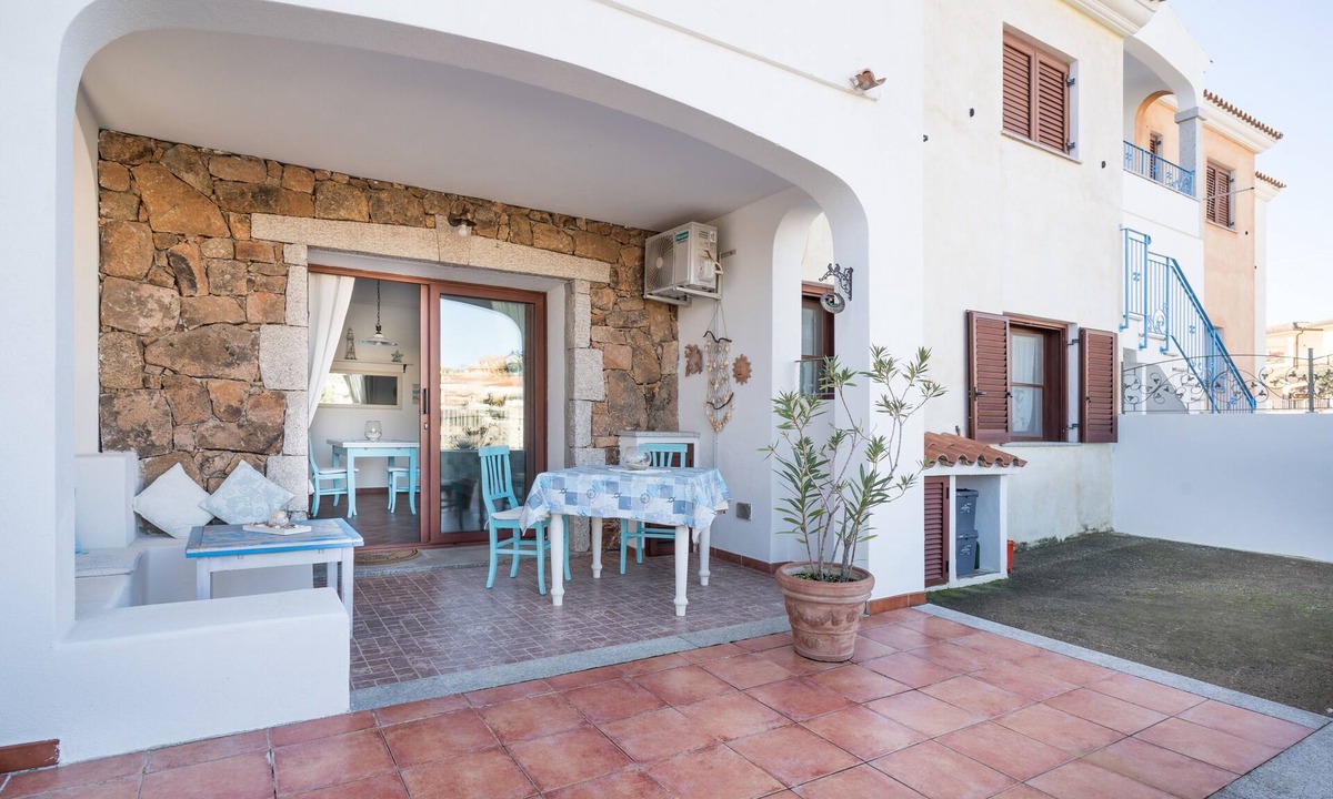 Posada Apartment | S'ercole Deluxe Apartment with Covered Veranda and Barbecue, Perfect for Couples