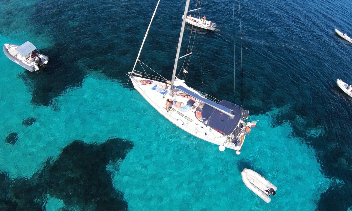 Cannigione Boat Rental | Sailing excursions in the archipelago of La Maddalena and Boat&Bed Cannigione