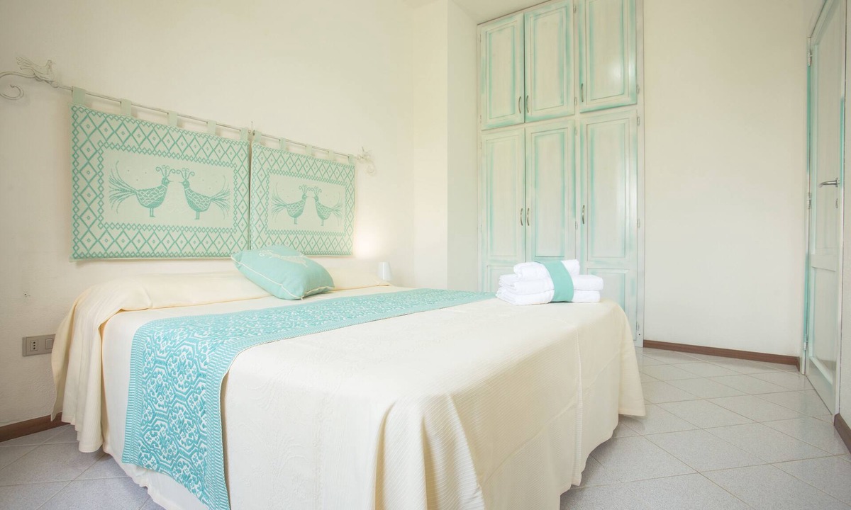 San Teodoro House | Seaside villa surrounded by a lovely garden