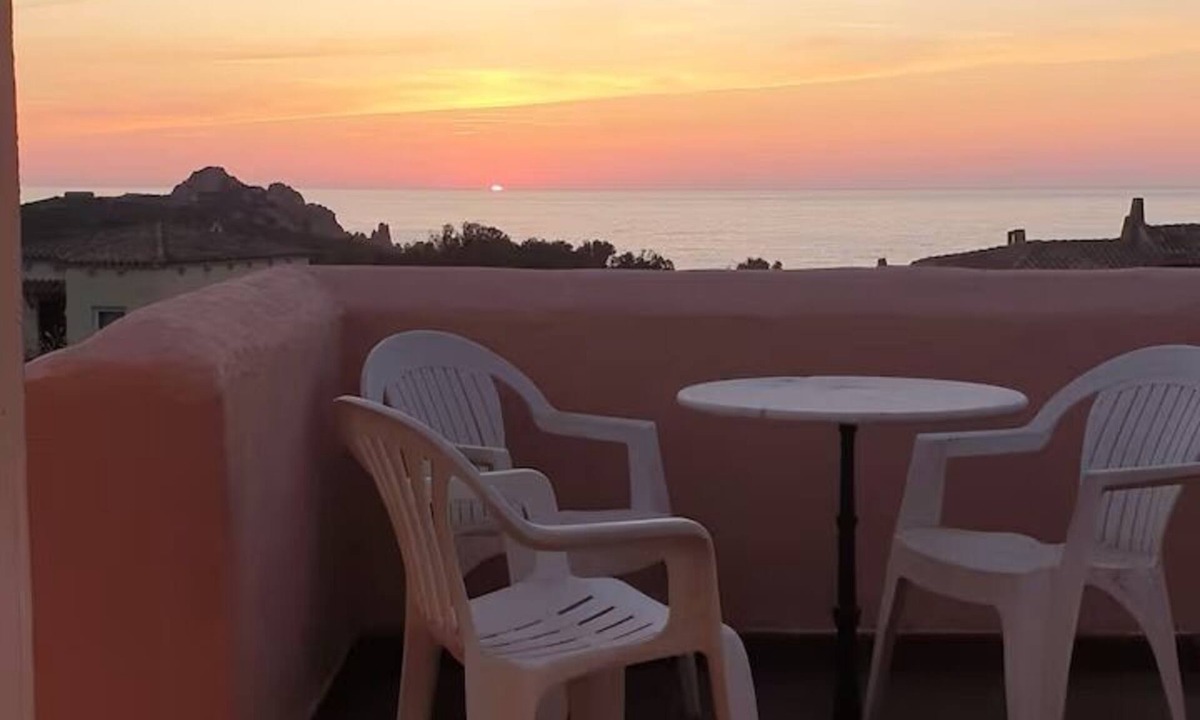 Canneddi Apartment | Seaview Cottage - Walk to Beach - Sunset Terrace